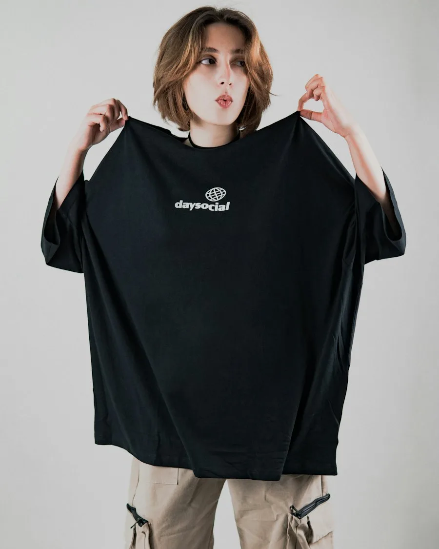 Oversize Grafik Tişört – detay